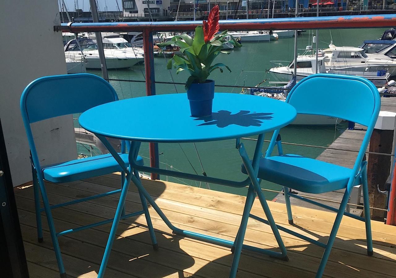 Apartment Marina Floating Brighton