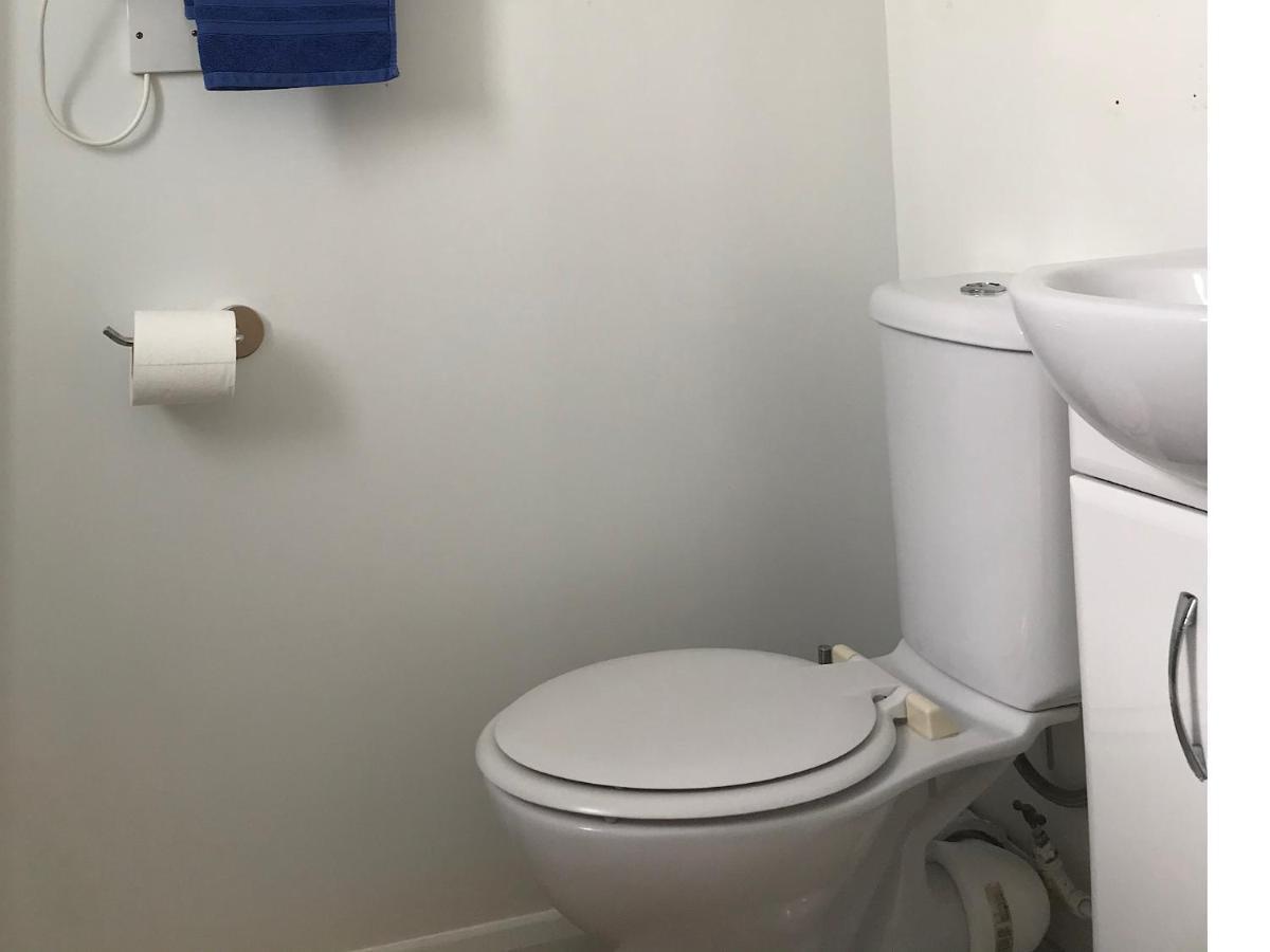 Marina Floating Apartment Brighton